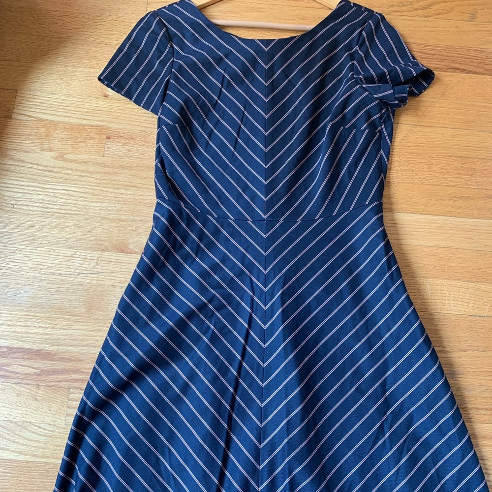 Diagonal stripes sheath dress